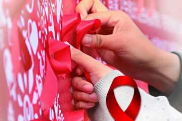 分享今年艾滋病防治日的主题宣传画！