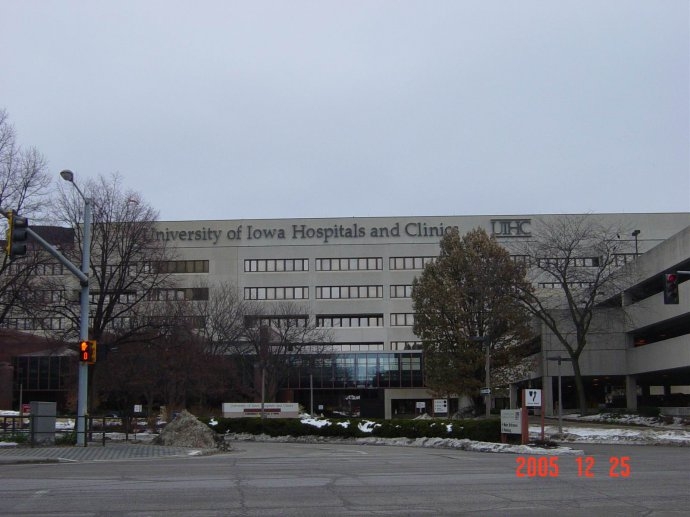 爱荷华大学（Iowa又译为“艾奥瓦”，“衣阿华”）医学中心规模很大，是爱荷华州最大的医学教学科研和医疗机 ...