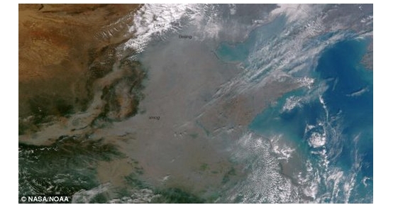 美国宇航局Suomi NPP卫星最新图像显示中国北方地区上空严重的空气污染