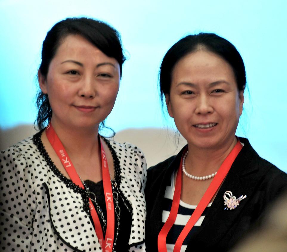 2014年会陕西省质控中心的索瑶与范珊红老师.JPG