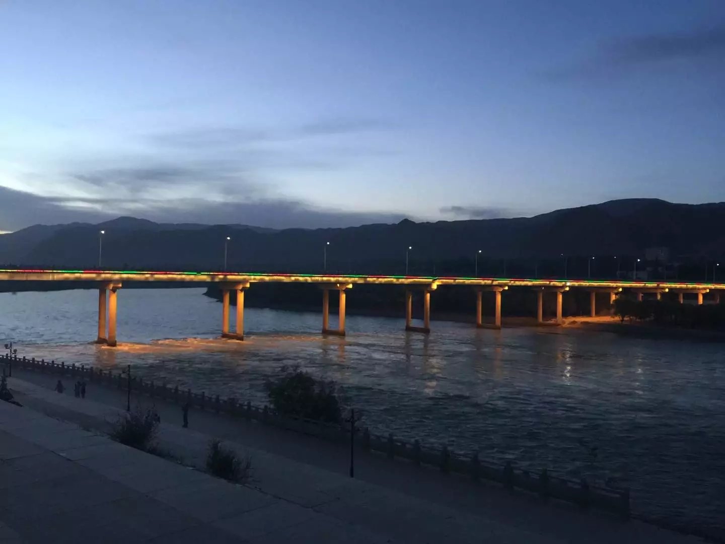 黄河大桥夜景
