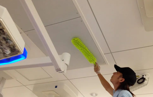 日本某综合病院手术室天花板的日常清洁.png