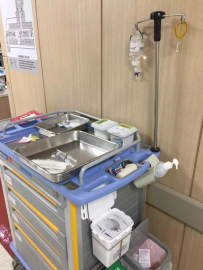 病区治疗车可以放在走廊吗？