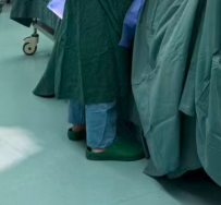 手术无菌铺单的疑问？