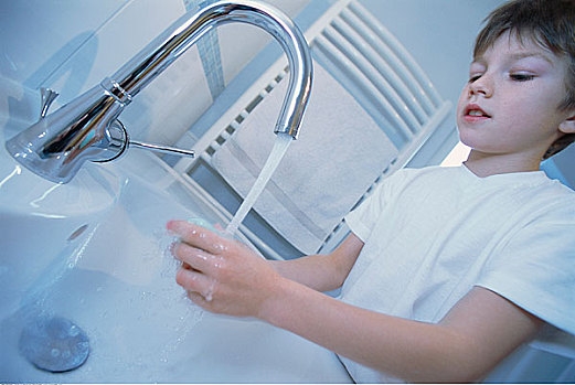 “威理抗菌护手液”值得期待